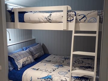 Kingsize double bunk bed