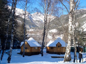 Lodges in the middle of the moutains