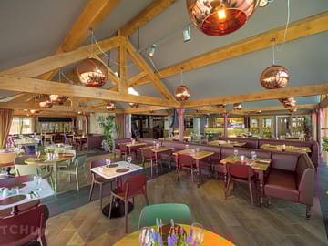 The tavern on the bay interior