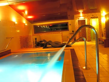 Hydrotherapy pool