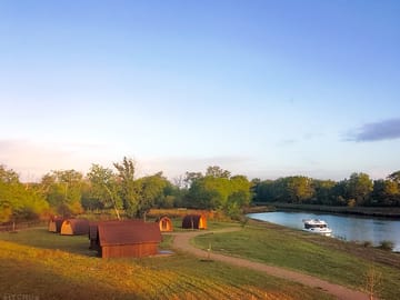 Accommodations by the canal