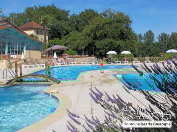 Outdoor swimming pool