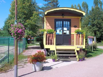 Reception caravan