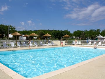 Refresh in the swimming pool