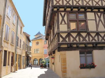 Charlieu town centre