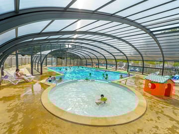 Swimming pool complex with view of the paddling pool