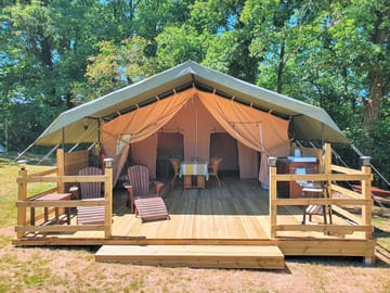 Safari tent