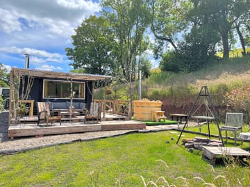 Private outdoor area with tripod cooking space