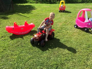Play with the pedal and push-along cars