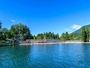 Lake caldonazzo and its beach