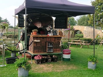 Pizza and prosecco bar