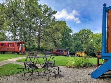 Well-spaced caravans