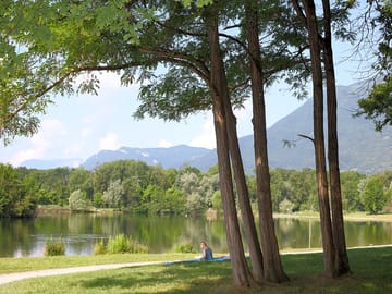 Carouge lake