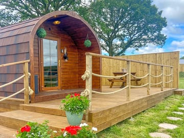 Pod erin exterior