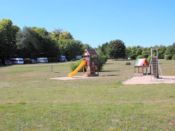 Grand comfort pitch with electricity, water and a play area