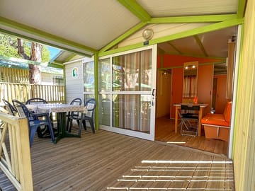 Floor-to-ceiling windows on to the terrace