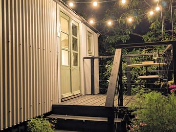 Festoon lights provide a romantic evening ambiance