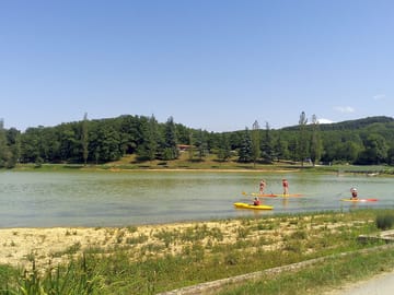 Rental canoes, kayaks, paddleboards and pedalos 300 metres away