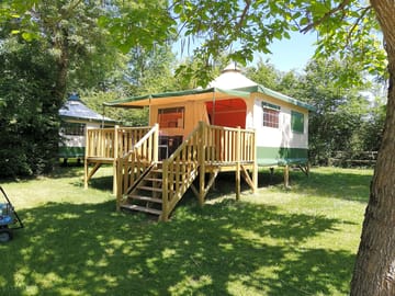 Safari tent with decking