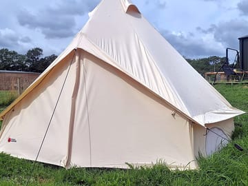 Sweet pea bell tent exterior