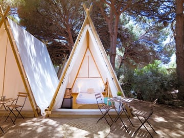 Buka tipi with outdoor seating