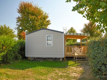 Exterior 2 bedroom static caravan