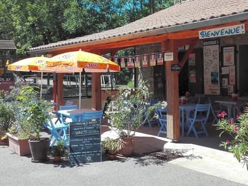 Snack bar