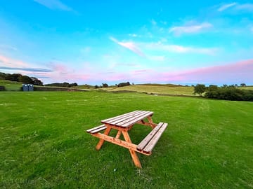 Picnic bench