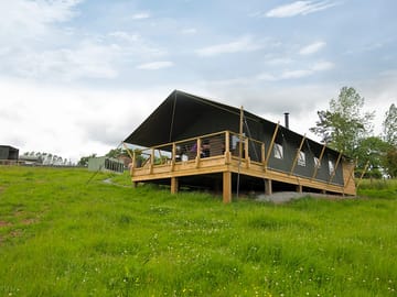 Safari tent