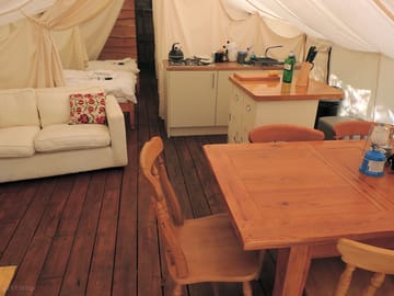 Interior - ensuite shower and loo at far end in adjoining cabin