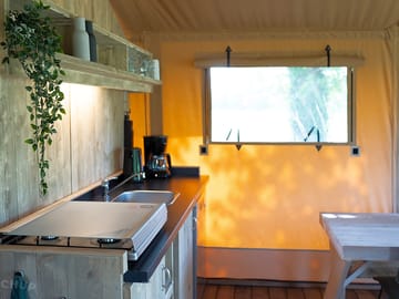 Luxe ingerichte keuken inclusief vaatwasser