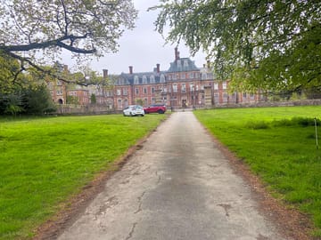 Drive up to the hall