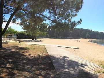 Direct access to the beach