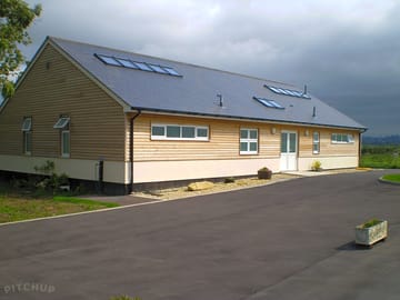 Toilet & shower block