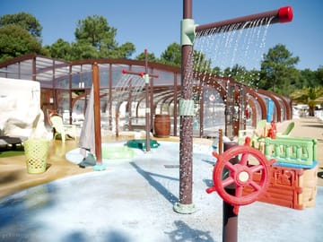 Pool and kids' splash zone