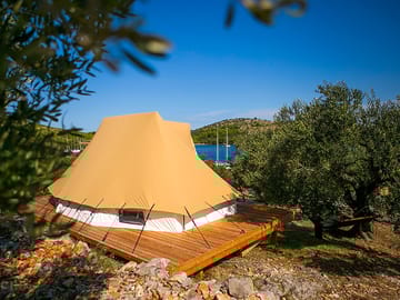 Secluded spot with sea view