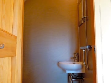 Mega pod s with shower room