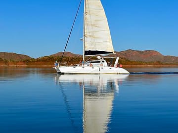 Boat trip on lake argyle