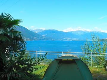 Pitches with a view over the lake