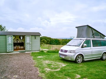 Buzzards Landing pitch with ensuite bathroom