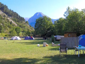 Spacious site with mountain views