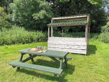 Picnic table in the sunshine or move under the kitchen shelter if not so sunny...