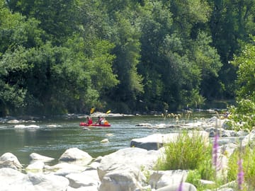 Canoeing down the Ardèche. Departure from the site.