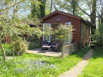 Self-contained lodge