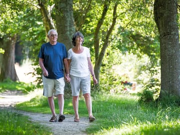 Direct access to lake jaunay allows you to easily go for a walk