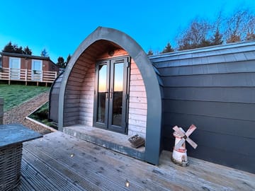 'little halo' glamping pod