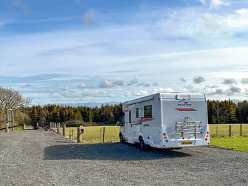 Electric motorhome/touring pitch