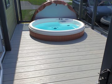 Hot tub