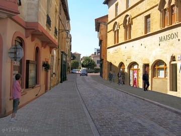 Charlieu town centre
