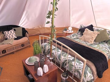 Emerald tent
